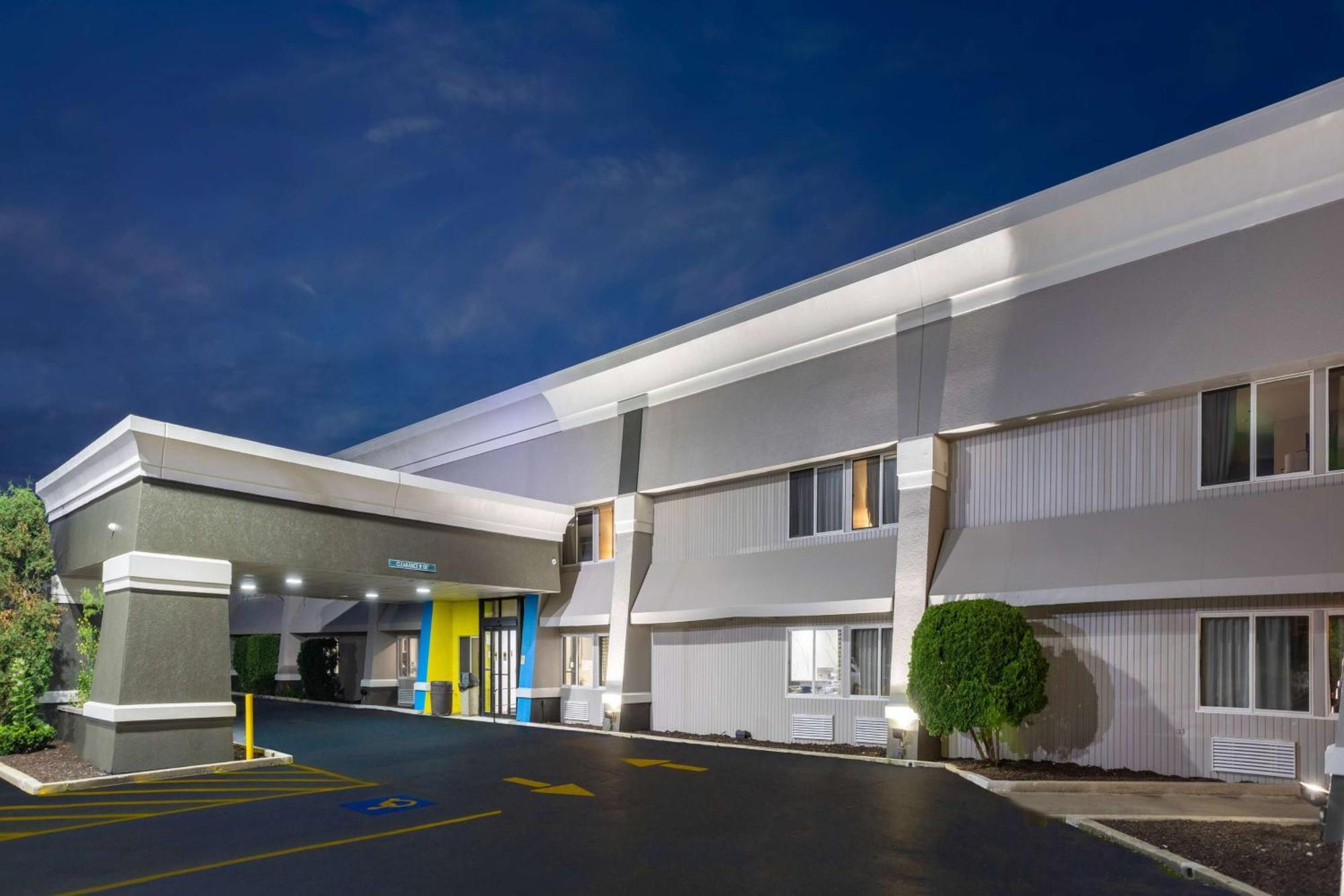 Days Inn By Wyndham Pleasant Prairie Kenosha Εξωτερικό φωτογραφία